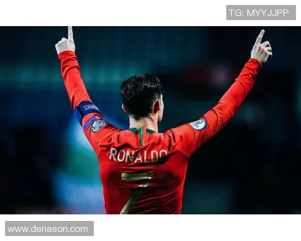 世界足球历史上最伟大的50位球星及其传奇时刻揭秘