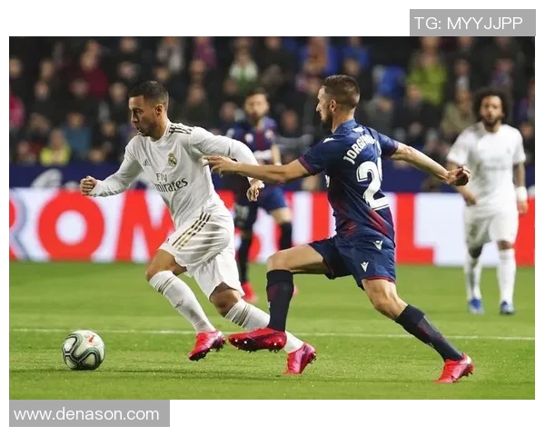 炫酷足球球星特效转场展示震撼视觉体验全新创意剪辑方案