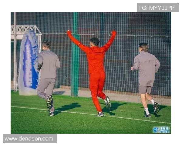 用一笔一画勾画足球球星魅力瞬间展现运动之美