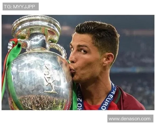 足球卡片抽奖惊喜 获得C罗限量版卡片成就传奇收藏 足球卡片抽奖惊喜 获得C罗限量版卡片成就传奇收藏