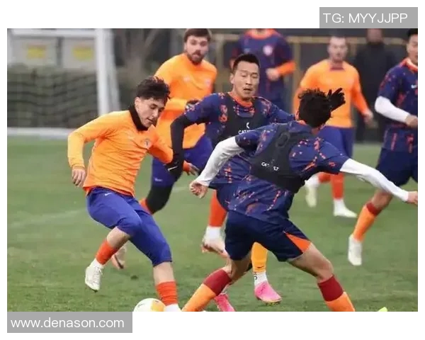 15号球星足球的璀璨之路:从草根到顶级舞台的传奇崛起 15号球星足球的璀璨之路:从草根到顶级舞台的传奇崛起